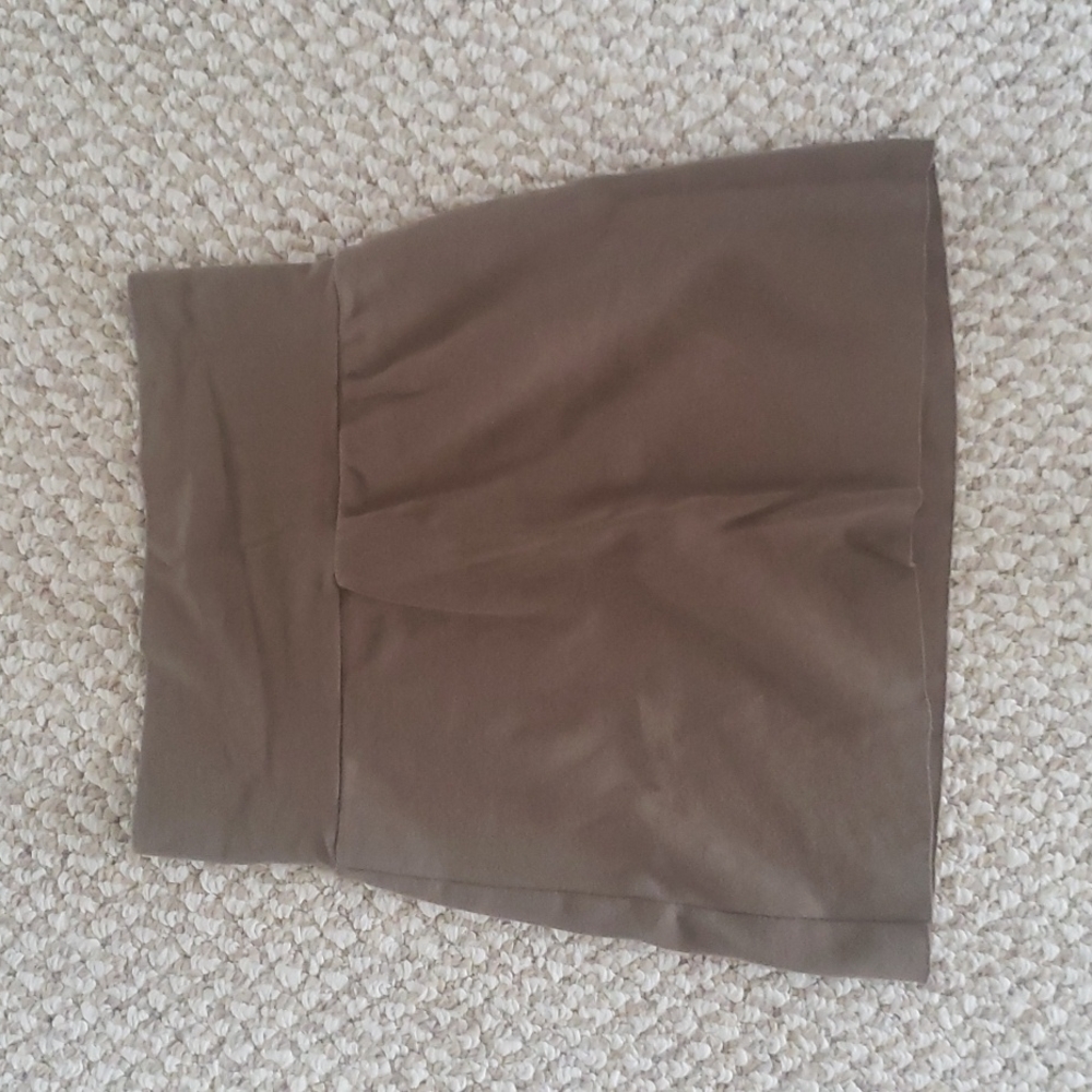 Y2k low waisted olive skirt